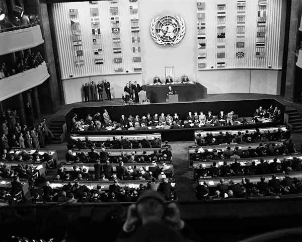 El palacio de Chaillot en París al momento de la adopción de la declaración universal de derechos humanos en 1948  